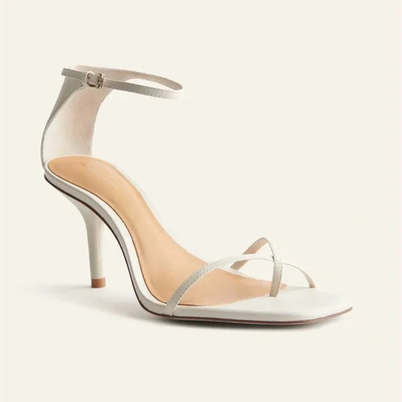 Reformation Gigi Strappy Mid Heel Sandal
Almond 9 $278 Curent - Picture 1 of 8